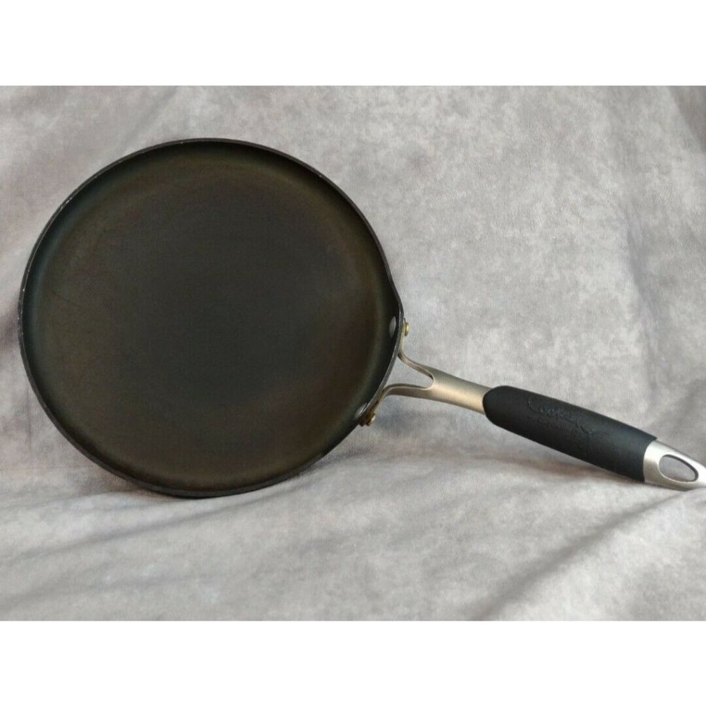 Calphalon 10" Round Griddle Skillet Pan